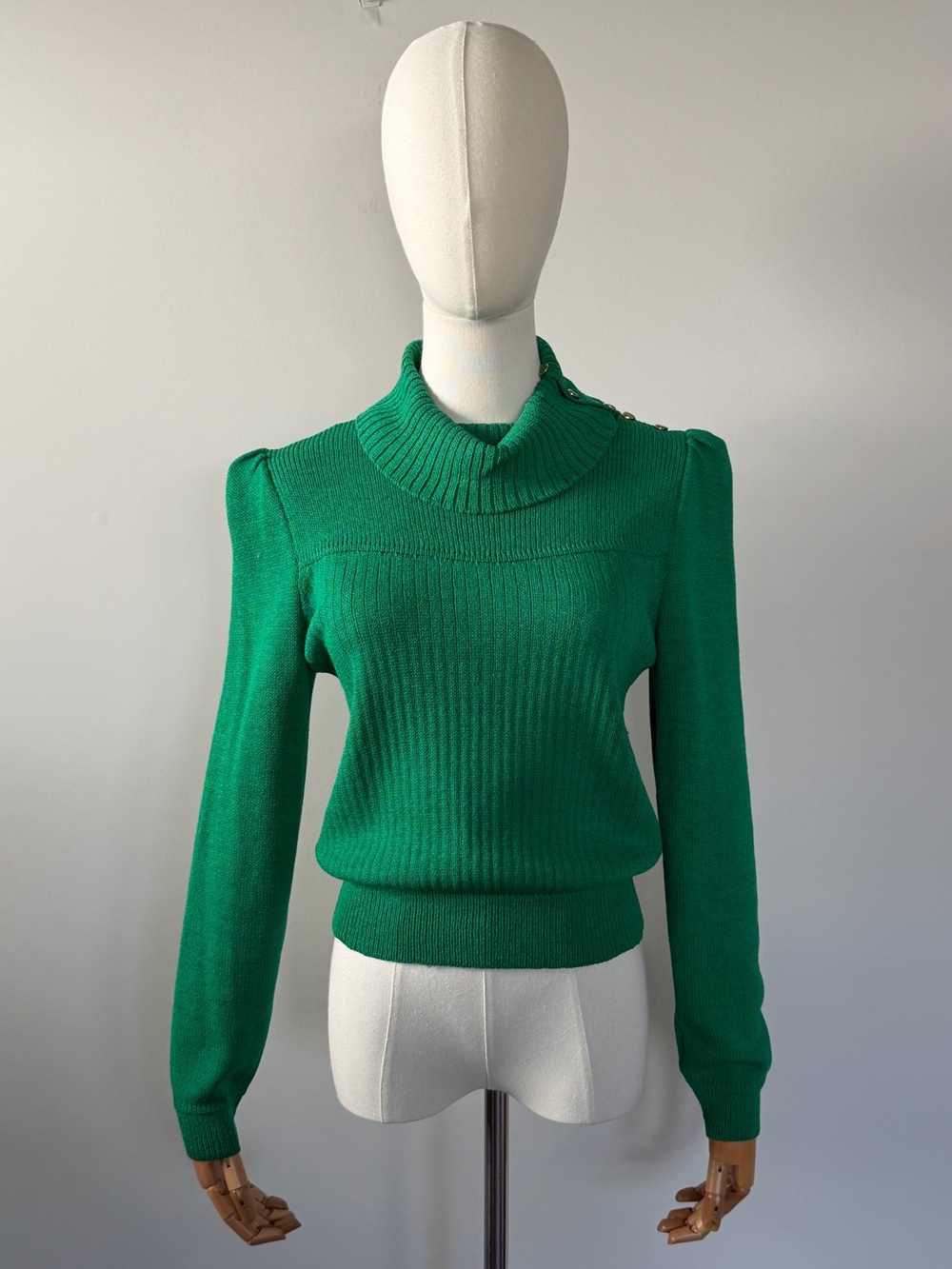 Vintage St John Ribbed Turtleneck Sweater Kelly Green Gold Button Size Small - Picture 4 of 15